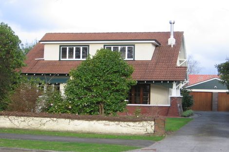 Photo of property in 8 Elmira Avenue, Hokowhitu, Palmerston North, 4410