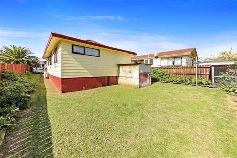 Photo of property in 2/18 Norrie Smith Avenue, Flat Bush, Auckland, 2023
