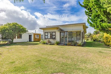 Photo of property in 31 Shortt Street, Foxton Beach, Foxton, 4815