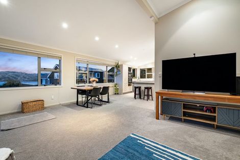 Photo of property in 37 Spinnaker Drive, Whitby, Porirua, 5024