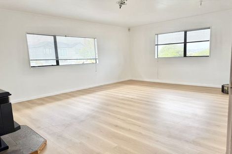 Photo of property in 149 Botany Road, Botany Downs, Auckland, 2010