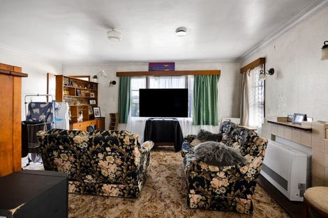 Photo of property in 28 Cambridge Street, Patea, 4520