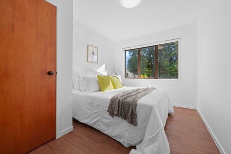 Photo of property in 2/22 Cornelian Crescent, Half Moon Bay, Auckland, 2012