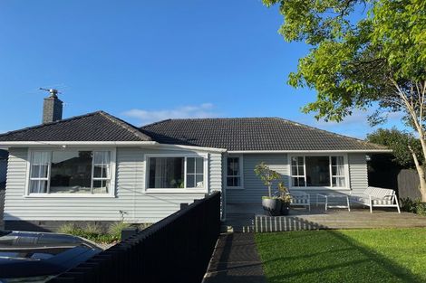 Photo of property in 7 Tiroroa Avenue, Te Atatu South, Auckland, 0610