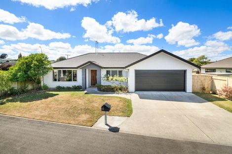 Photo of property in 6 Angelina Way, Kelvin Grove, Palmerston North, 4414