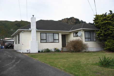 Photo of property in 32 Frederick Street, Wainuiomata, Lower Hutt, 5014