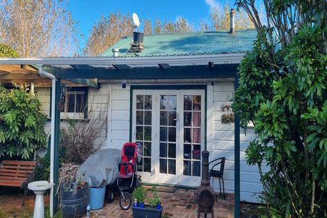 Photo of property in 150 Wirihana Road, Hawera, 4674