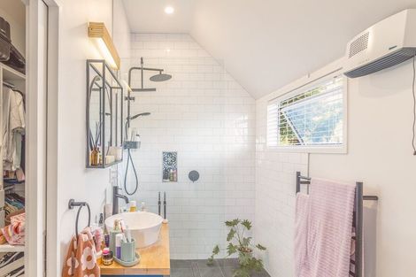 Photo of property in 1/8 Hobday Lane, Mount Pleasant, Christchurch, 8081