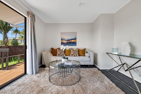 Photo of property in 2/9 Porchester Road, Papakura, 2110