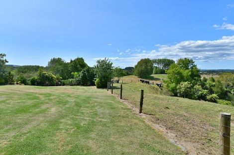 Photo of property in 166 Rimmer Road, Helensville, 0875