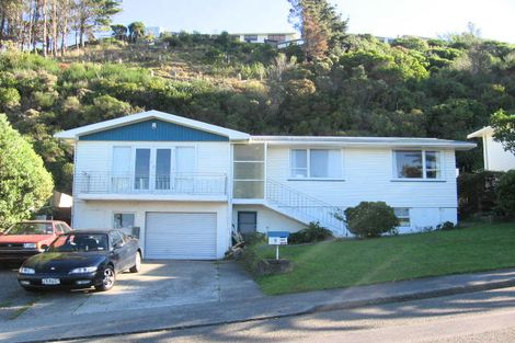 Photo of property in 9 Fairburn Grove, Johnsonville, Wellington, 6037