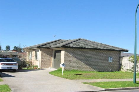 Photo of property in 16 Castlefinn Drive, Weymouth, Auckland, 2103