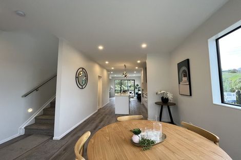 Photo of property in 1 Whawhaki Lane, Kumeu, 0810