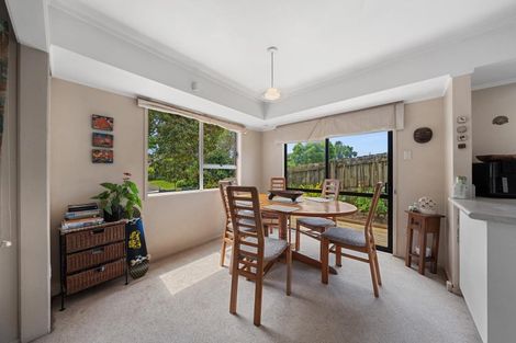 Photo of property in 31 Takapu Street, Henderson, Auckland, 0612
