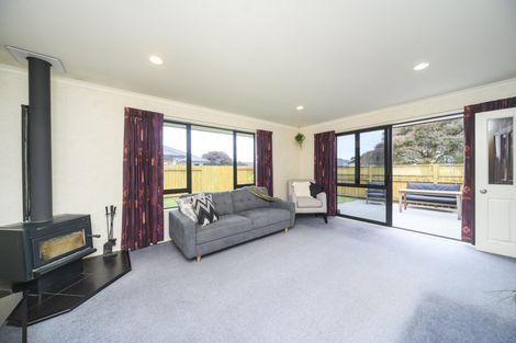 Photo of property in 20 Boston Parade, Kelvin Grove, Palmerston North, 4414