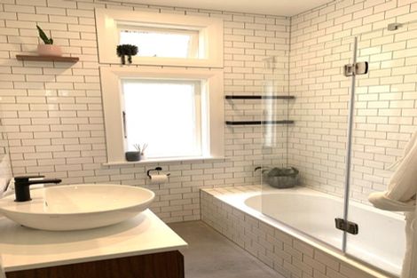 Photo of property in 22 Queens Drive, Kilbirnie, Wellington, 6022