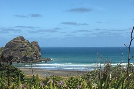 Photo of property in 13 Beach Valley Road, Piha, 0772