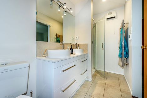 Photo of property in 22 Felstead Place, Avonhead, Christchurch, 8042