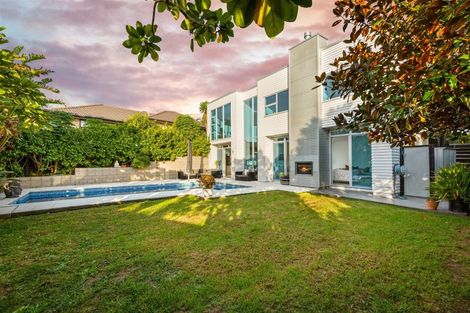 Photo of property in 7 Rangi Avenue, Schnapper Rock, Auckland, 0632