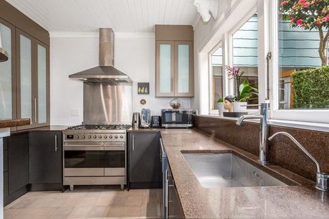 Photo of property in 9 Karepa Street, Brooklyn, Wellington, 6021