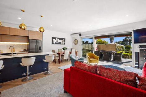 Photo of property in 250b Courtenay Street, Strandon, New Plymouth, 4312