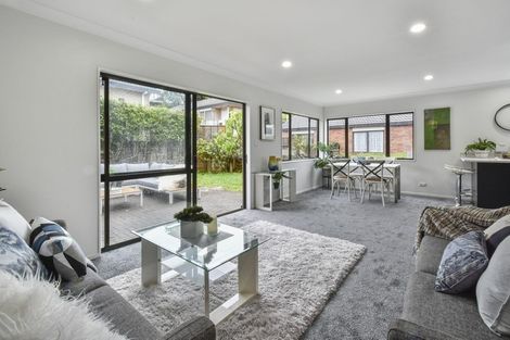 Photo of property in 2/10 Ridge Road, Howick, Auckland, 2014