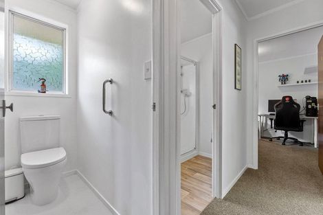 Photo of property in 1/56 Sunnynook Road, Sunnynook, Auckland, 0620