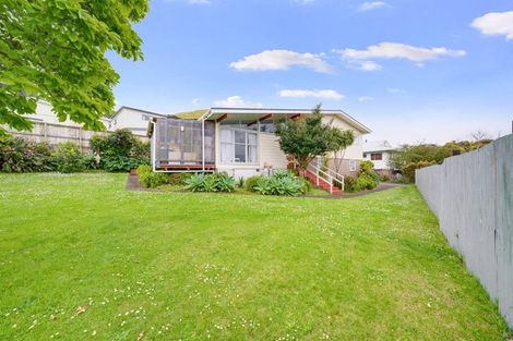 Photo of property in 10 Kapuka Road, Mangere Bridge, Auckland, 2022