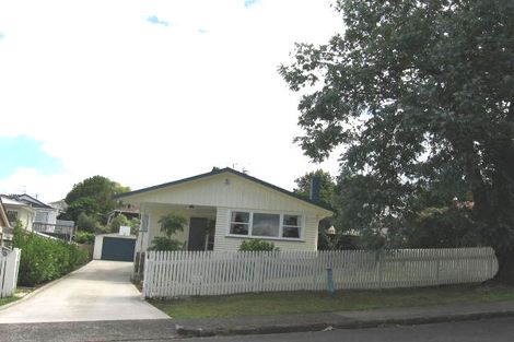 Photo of property in 16 Woodstock Road, Forrest Hill, Auckland, 0620