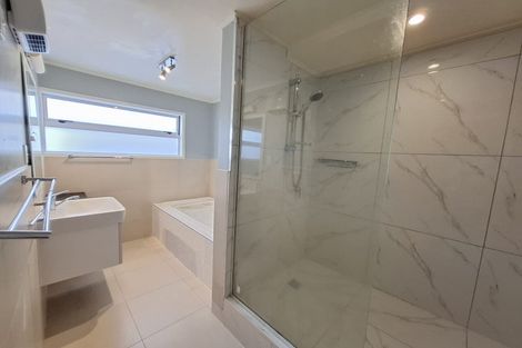 Photo of property in 105 Campbell Road, One Tree Hill, Auckland, 1061