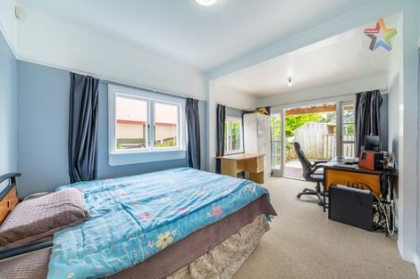 Photo of property in 18 Kauri Street, Eastbourne, Lower Hutt, 5013