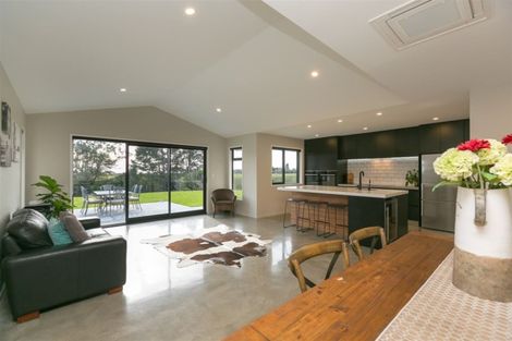Photo of property in 376 Egmont Road, Hillsborough, New Plymouth, 4372