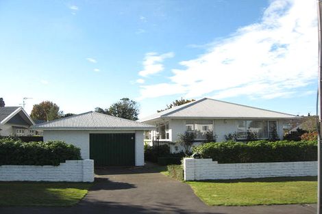 Photo of property in 92 Bryndwr Road, Bryndwr, Christchurch, 8052
