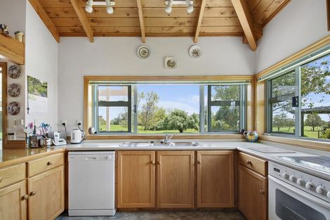 Photo of property in 30 Mahana Road, Waimauku, 0881