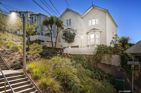 Photo of property in 30 Drummond Street, Mount Cook, Wellington, 6021