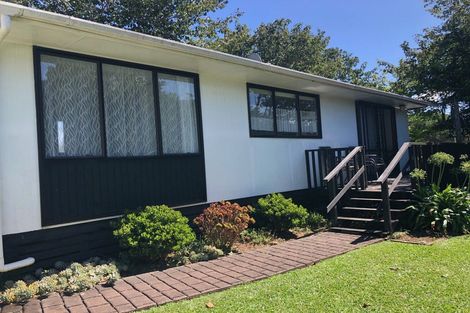 Photo of property in 2/5 Compass Place, Te Atatu Peninsula, Auckland, 0610