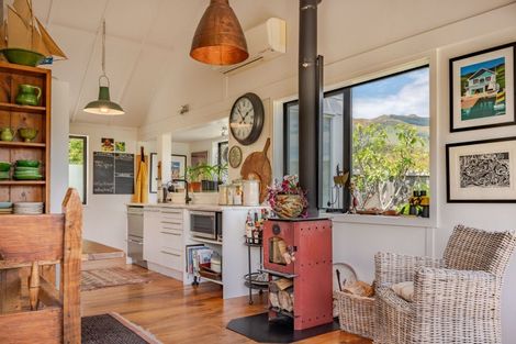 Photo of property in 2 Tirohanga Terrace, Akaroa, 7581