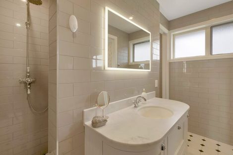 Photo of property in 2/2 Loe Place, Amberley, 7410