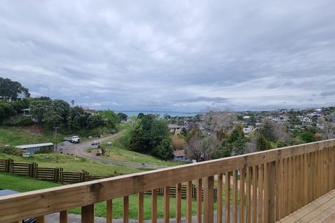 Photo of property in 17b Colmar Road, Mellons Bay, Auckland, 2014