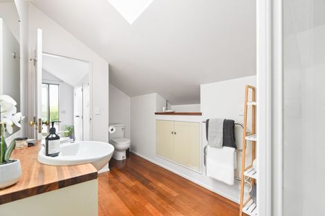 Photo of property in 2 Ashley Street, St Andrews, Hamilton, 3200