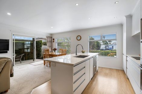 Photo of property in 14 Hatton Road, Orewa, 0931