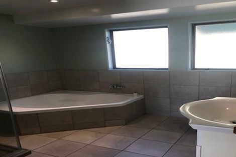 Photo of property in 22 Frobisher Street, Island Bay, Wellington, 6023