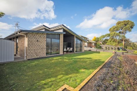 Photo of property in 64 Pacific Drive, Fitzherbert, Palmerston North, 4410