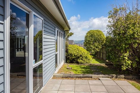 Photo of property in 2 Nelson Avenue, Aotea, Porirua, 5024