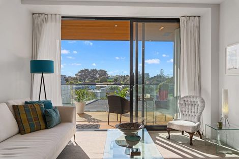 Photo of property in 308/8a Lake Pupuke Drive, Takapuna, Auckland, 0622