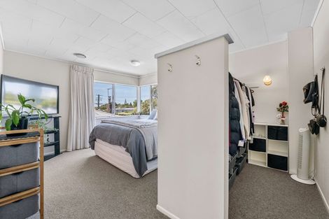 Photo of property in 74 Awanui Street, Merrilands, New Plymouth, 4312