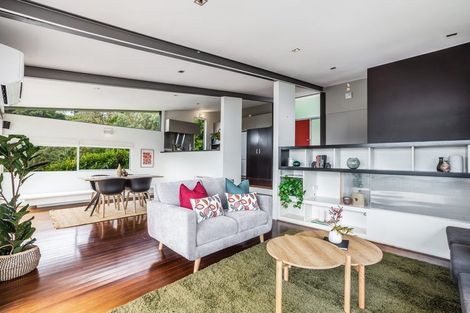 Photo of property in 124 Townsend Road, Miramar, Wellington, 6022