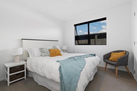 Photo of property in 17 Bale Road, Jacks Point, 9371