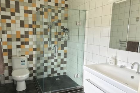 Photo of property in 11 Lismore Way, Oteha, Auckland, 0632