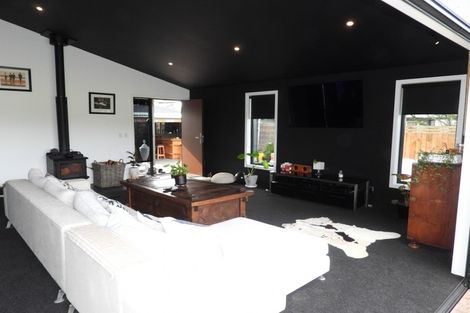 Photo of property in 19 Airedale Road, Weston, Oamaru, 9401